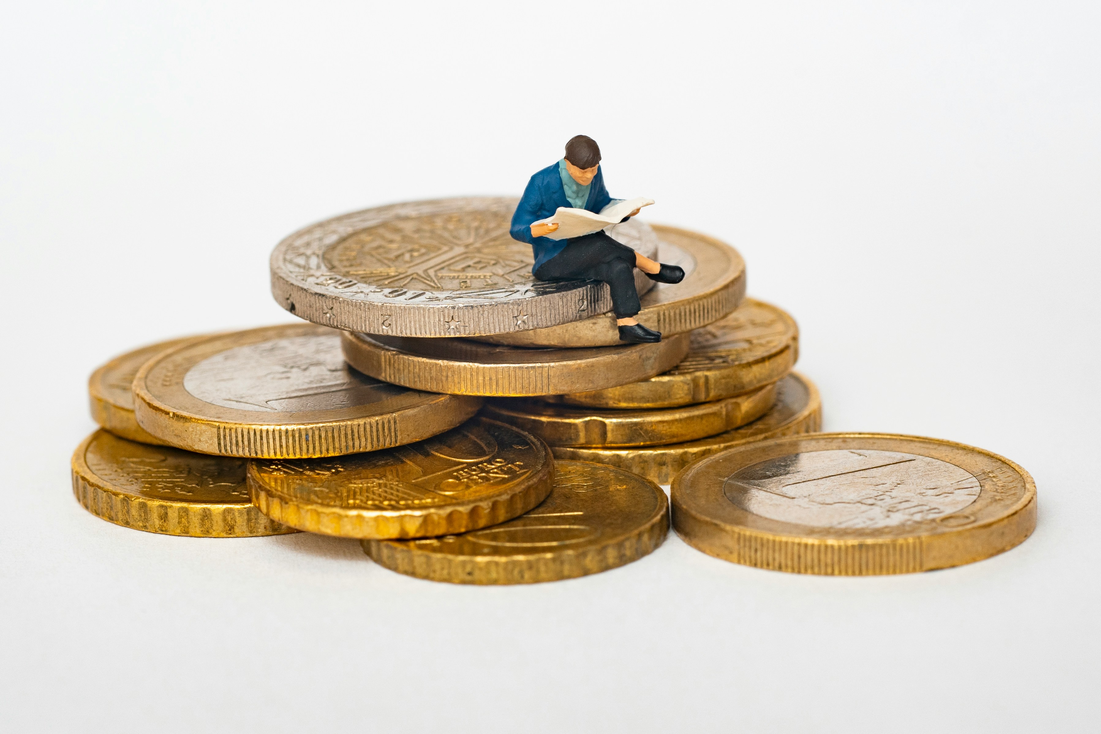 Calendar and financial planning documents